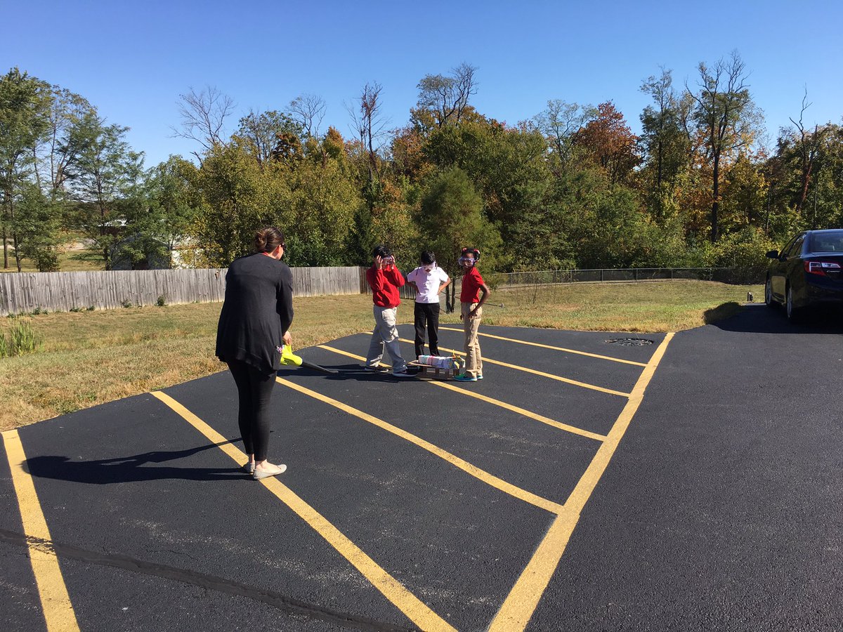 Mcscience348's tweet photo. #WeAreMthealthy are proud of these students for building a house that survived our category 5 simulated hurricane. Awesome job Mrs. Johnson. #myohioclassroom https://t.co/U2G7sN8Yev