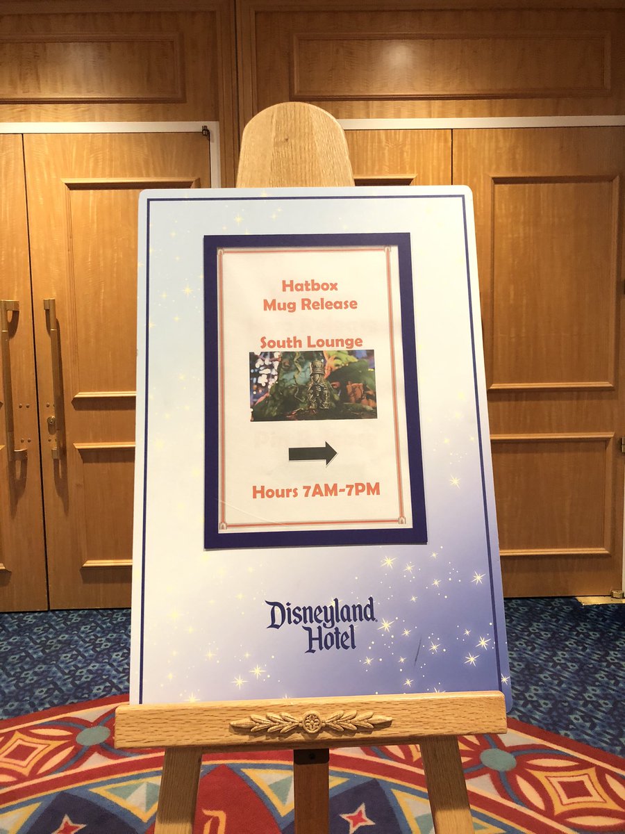 mickeynet017's tweet photo. ディズニーランド・ホテルのコンベンションセンタ���で、毎年恒例、ホーンテッドマンションのティキマグが本日限定販売されています！！
#MNDLR https://t.co/MNUqorPehi