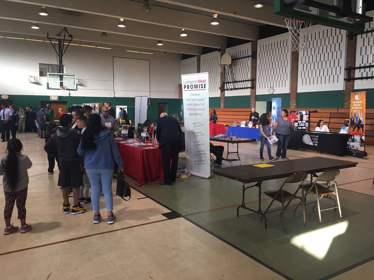 ConstellationOH's tweet photo. #thankyou @BenedictineHS @magsbluestreaks @HNGreenwave @wearesteds @CCChoops_ @CLESchoolofArts @MC2STEMHigh @neocollegeprep @BHSEC @jmarshallrotc @SaintMartinCLE #highschoolnight #constellationoh #makingadifference https://t.co/kInbZZcX08