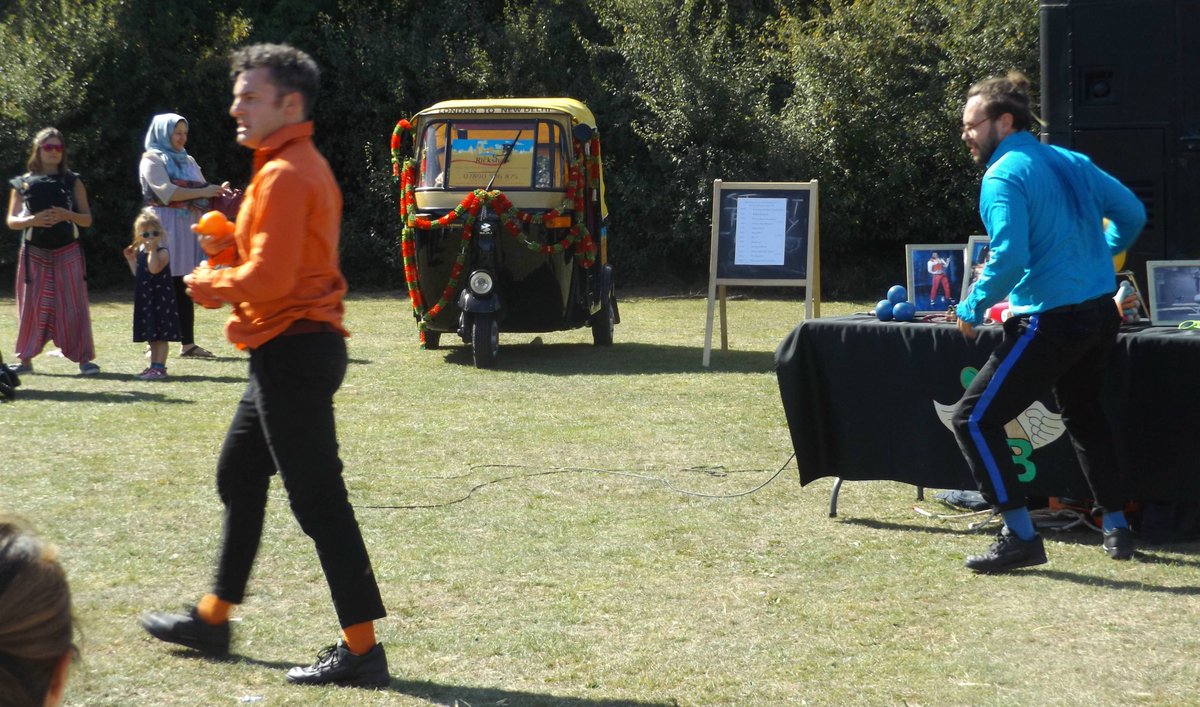 IanIrons's tweet photo. #FlyingBazaziBrothers (#Jugglers) 
 at the #PerivaleFayre2019 #PerivaleFayre
Sunday 15th September 2019
#NearlyThereYet 
@NTYtheatre
#PerformingArts  
#WestLondon #Middlesex #London 
#UnitedKingdom
#Greenford #Northolt #Alperton #Hanwell #NorthGreenford #SouthHarrow #SudburyHill https://t.co/hKSsRfqJjR