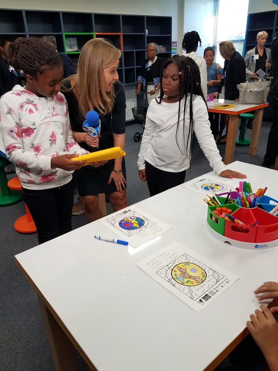 LiteracyBoss's tweet photo. Today: A proud moment for our students &amp; staff @ River Oaks! Principal Williams smiles with pride! 5th Grader Andonia steals the show w/her natural tenacity for public speaking! 3World Class all the Way! @RiverOaksPWCS @PWCS_Elem_LA @PWCSNews @SuperPWCS @triangletigers https://t.co/cLLozUMnUz