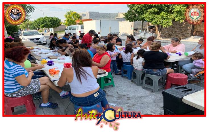 ctmapodaca's tweet photo. #ArteYCultura
Buenas tardes estuvimos con vecinos de la colonia Tréboles,teniendo como actividad la elaboración de cruces con motivo de las festividades del día de muertos.➕
Con estas actividades nuestro secretario general de la 
@CTM_NL
  Ismael Flores fomenta el autoempleo. https://t.co/v8mOD3qzxd