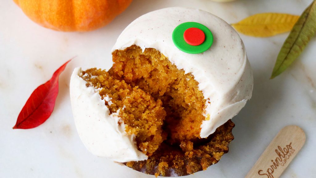 plandisney's tweet image. Try some of these delicious seasonal desserts on your next visit to @DisneySprings! bit.ly/2p6tF0U