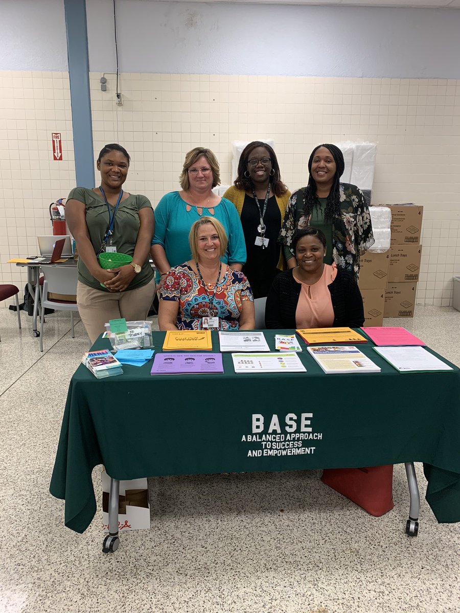JenniferSeal6's tweet photo. #allabouttheBASE #notruancy #attendancematters #hcs https://t.co/6fXVUzfZWk