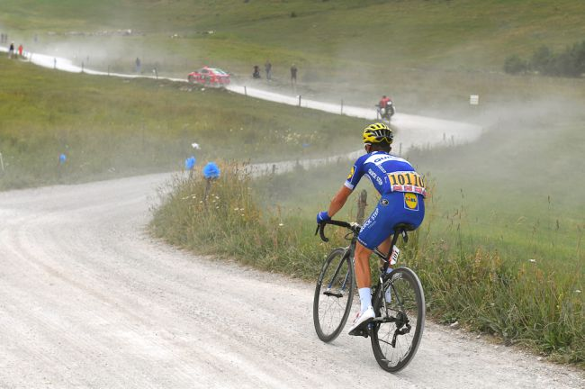 The 1.8km Plateau des Gliers gravel sector in the 2020 Tour de France - genuine challenge or gimmick?
cyclingnews.com/features/a-gra…
Get the full-on gravel/white roads experience in the UK in the Tour of the Black Country and White Roads Classic cyclosportives: cycleclassics.co.uk