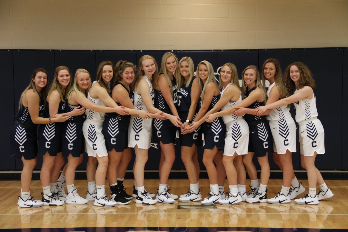 BulldogsRetired's tweet photo. 🏀 | 📸 Class breakdown with @CUNEwbb. https://t.co/OOPKsMmZFX