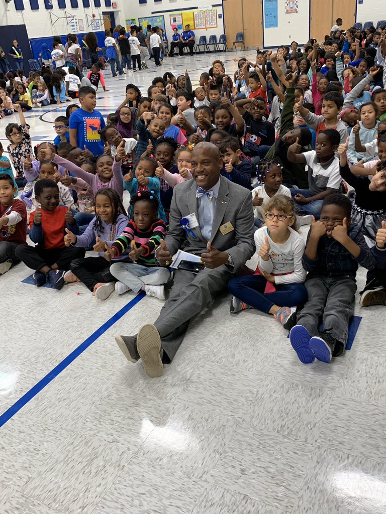 RiverOaksPWCS's tweet photo. One of our VIP guests today, Victor S. Angry - Neabsco District Supervisor. Thanks for being apart of this special moment! #PWCSProud #ThinkBig @PWCSNews https://t.co/B9TcNIf7Eb
