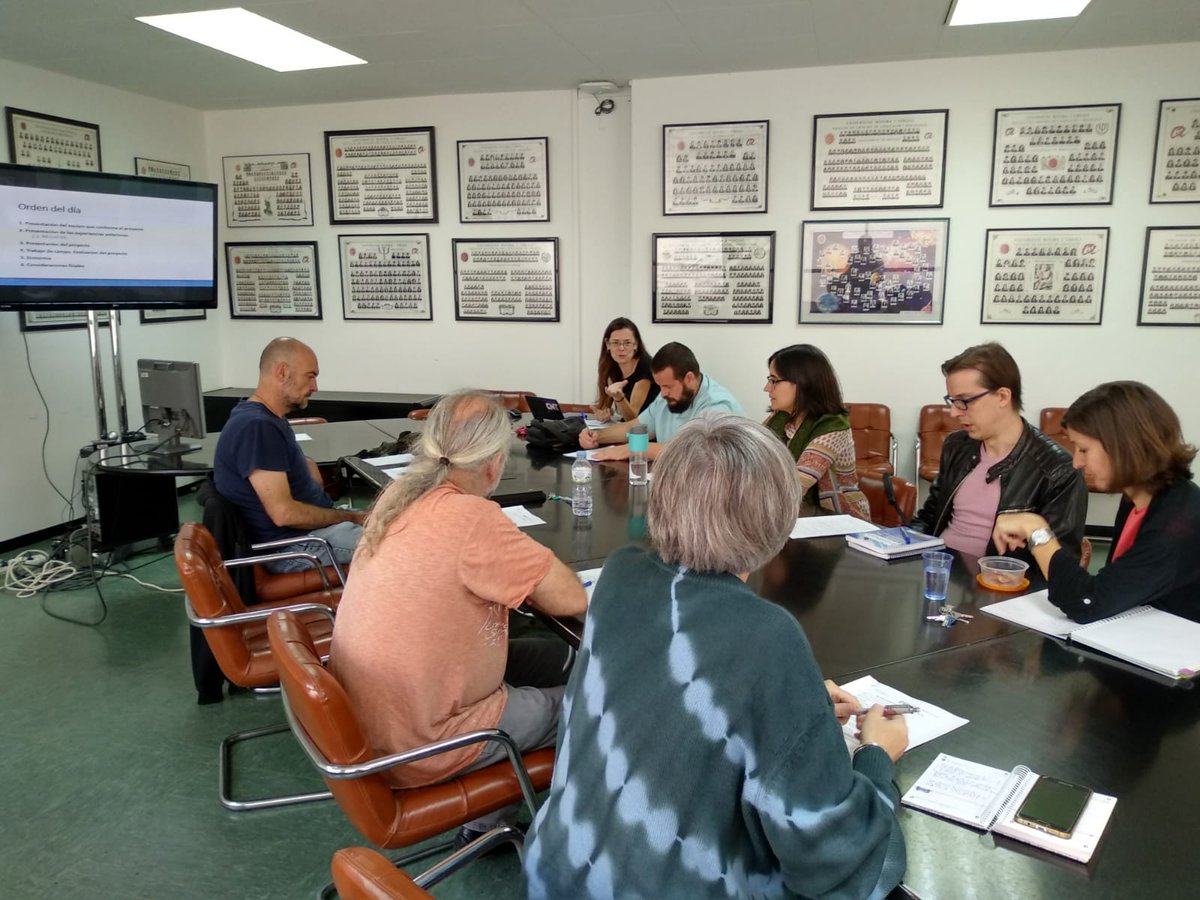 karmeyeste's tweet photo. Avui reunió dl projecte @FECYT_Ciencia: extensió dl temps d'aprenentatge en centres amb infants i adolescents tutelats.1 luxe comptar amb investigad@rs excel·lents i compromes@s #passioxeducacio #lacienciamola @NuriaRM1 @PellejaLaia @iphes @ManueGarciaA @maite_novo @zoel_salvado https://t.co/v6LU841J8K