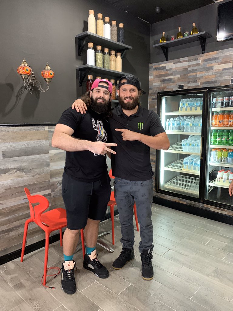 DerekBurnz's tweet photo. Met @GamebredFighter at Malki’s Kitchen today, Been watching this dude scrap since I was a youngin’, Him and his Manager @Abraham_kawa are some class acts, also The Lamb wrap I got was stupid fire #FirstRoundManagement #UFC244 👊🏼👊🏼👊🏼🥤 https://t.co/P7I61IBS2t