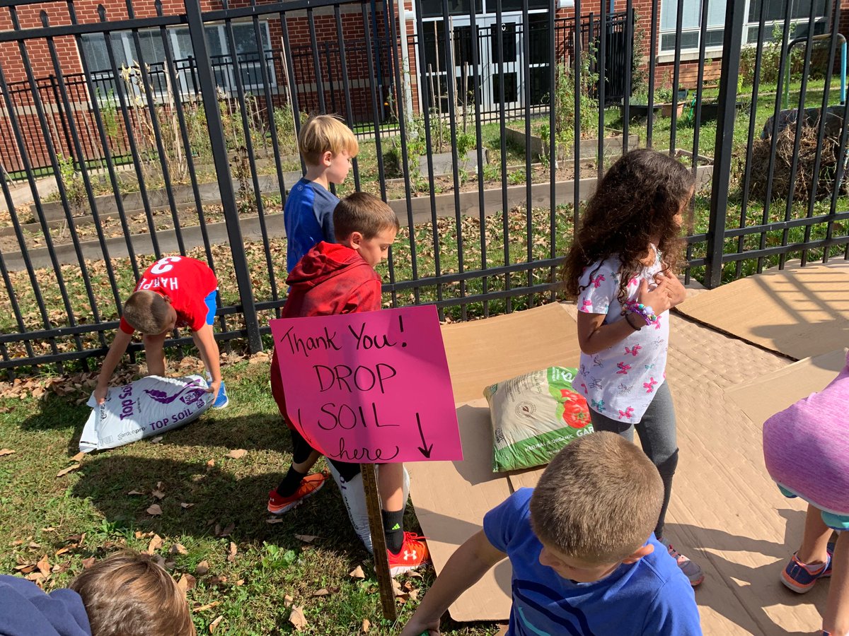 ellen495's tweet photo. @BelieveUPE @jmbcsammy  DIRT DAY to build a garden for songbirds with Mrs. Lare's 2nd and Mrs. Luchette's 4th Grade AT class. Please drop off soil by Friday if you can! https://t.co/Mq0YaappnE