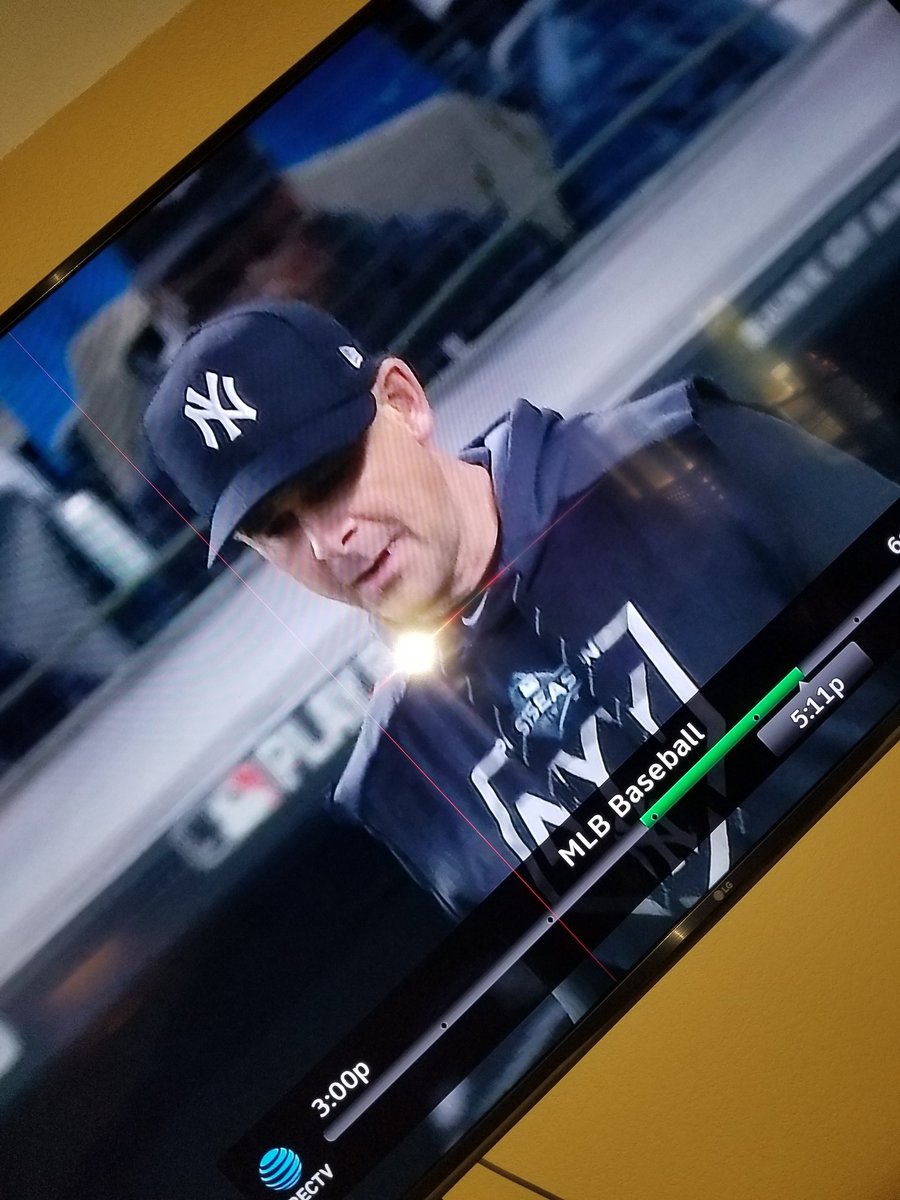 SteveNye9's tweet photo. Yankees freezing the pitcher! https://t.co/aEkiGkpcg3
