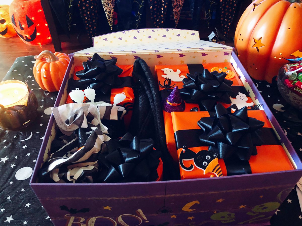 spookyghostgurl's tweet photo. @SpookyBasket Bringing this thread back to life because my boo 👻 just gave me mine https://t.co/hf3PwfZ1Mt