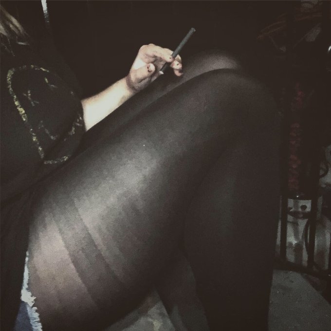 #aesthetics #thighs https://t.co/4ghOibujZJ<a href="/tag/aesthetics"class="tags">#aesthetics</a><a href="/tag/thighs"class="tags">#thighs</a>