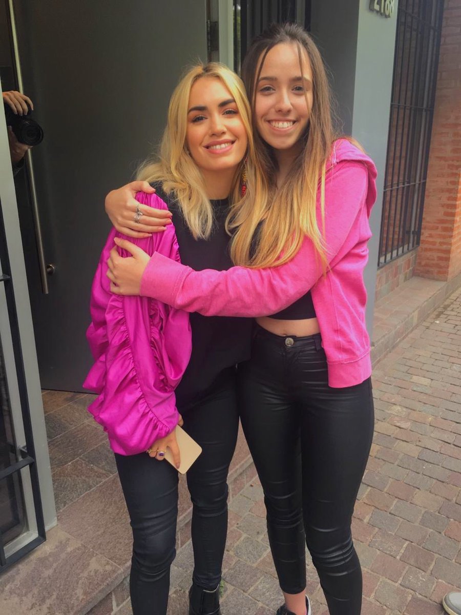 Jusxespos's tweet photo. Siempre es lindo verte! Gracias por todo 💗✨ @lalioficial https://t.co/dddxNFpyBc