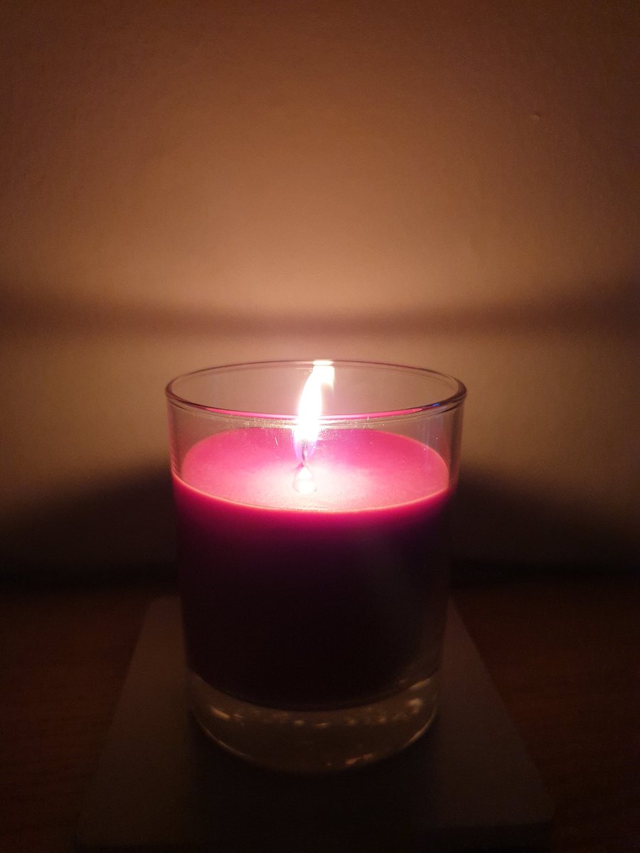 KirstyEWalsh's tweet photo. I know my husband with be holding our baby in his arms now. Heartbreaking that I have a husband and a baby who both passed away before it was their time. #WaveOfLight #wave2019 https://t.co/Vl4lKYZm1M