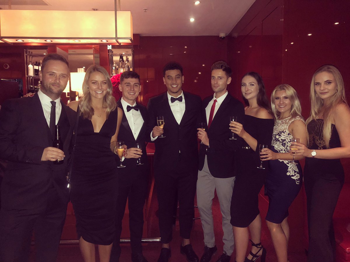72Point's tweet photo. Team #72Point have arrived at the @PRWeekAwards #PRWeekAwards #Awards #London #NightOut 🥂👏🏻 https://t.co/snq3F5suwV