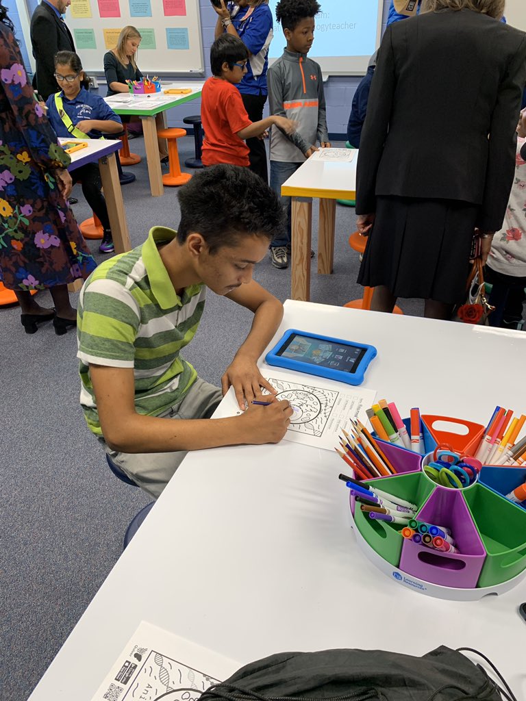 RiverOaksPWCS's tweet photo. Some of our fantastic students trying out our new Amazon, Think Big Space #RiverOaksES @PWCSNews @ThinkBigSpace https://t.co/ZvYP5TYIon