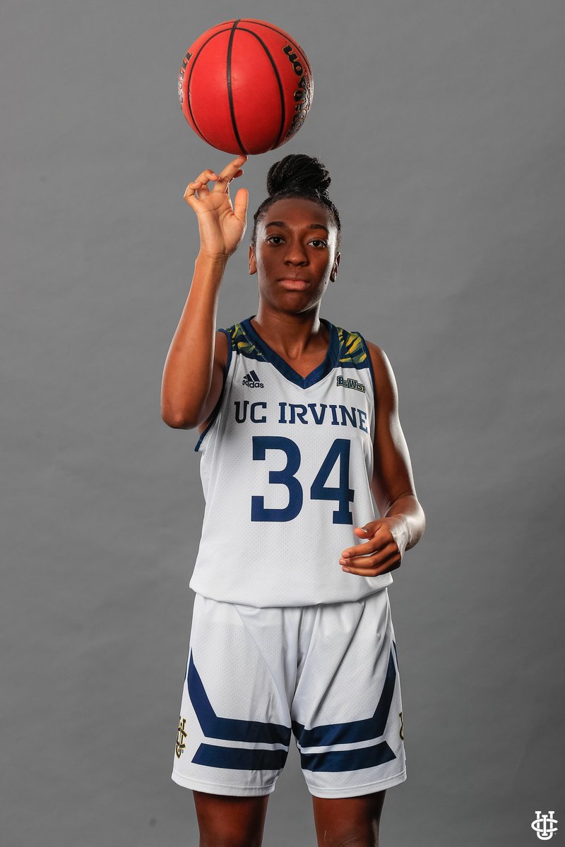 UCIwbb's tweet image. picture perfect media day📸🐜🍴