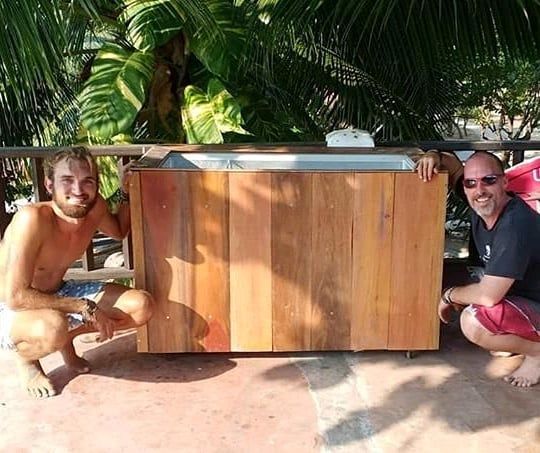 ecokohtao's tweet photo. Simon &amp; Luke gathered some discarded #wood to #upcycle and old #freezer into a raised #herb #garden.⠀
•⠀⠀⠀⠀⠀
Now, it sits outside our office, and has some #coriander , #chilli, and #mint growing... Delicious!!⠀
#reduce #reuse #recycle #greenfingers #selfsuficient https://t.co/GrzjKcFEsL