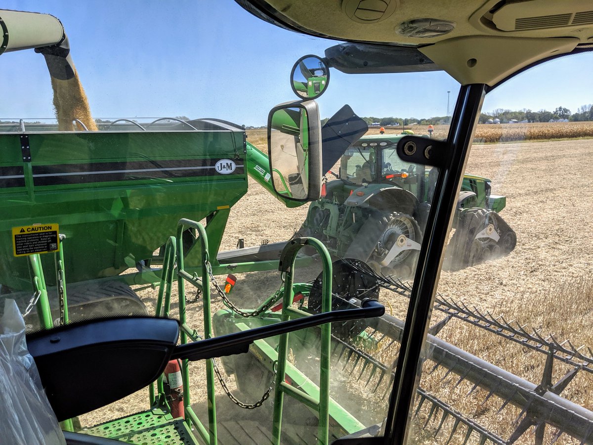 FSRFarmer's tweet photo. It's #harvest19 data day with @StepUpSoy and @badgerbean. #bootsontheground #efields19 @OhioStateFSR @OhioStatePA https://t.co/RVXk7PTFxt