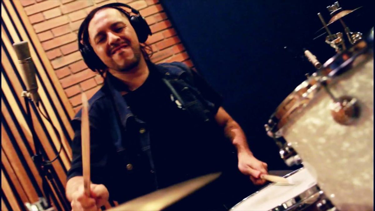 andresduranrock's tweet photo. Hoy 8-11pm #RockAndRollRadio

Hoy Tributo a la memoria del Baterista Diego Torres @ShipNg2016 #CodeX Estrenos con @KadavarOfficial "For The Dead Travel Fast" @_blackmountain_ "Destroyer" y Sonidos Colombianos con @carlosreyeslega y @NoxosOficial

@radionica Keep Rocking! https://t.co/ZvQ6uA8fko
