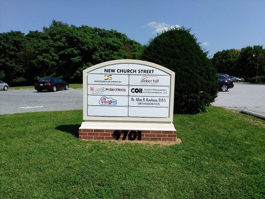 AMI_Signs's tweet image. For businesses and offices that are difficult to find, a monument or architectural sign is an ideal solution. These signs provide both wayfinding and marketing information for motorists and those walking by, and are quite practical. AMI...