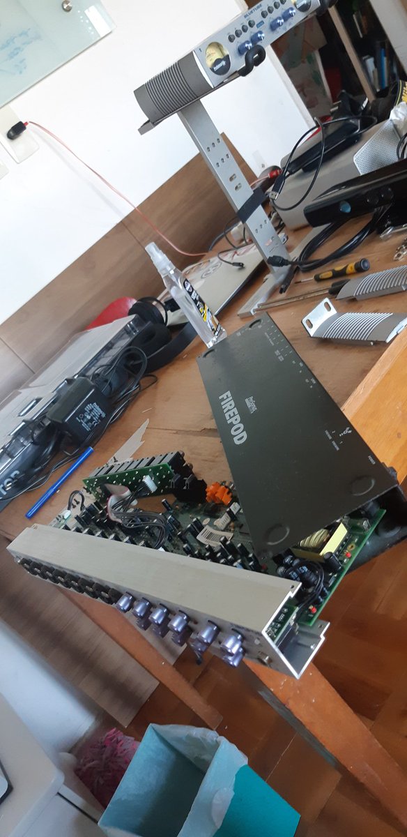 machadofelipe's tweet image. Organizando os Transformers pra batalha! 
#SaveTheLab 
#SaveTheNight
#presonus