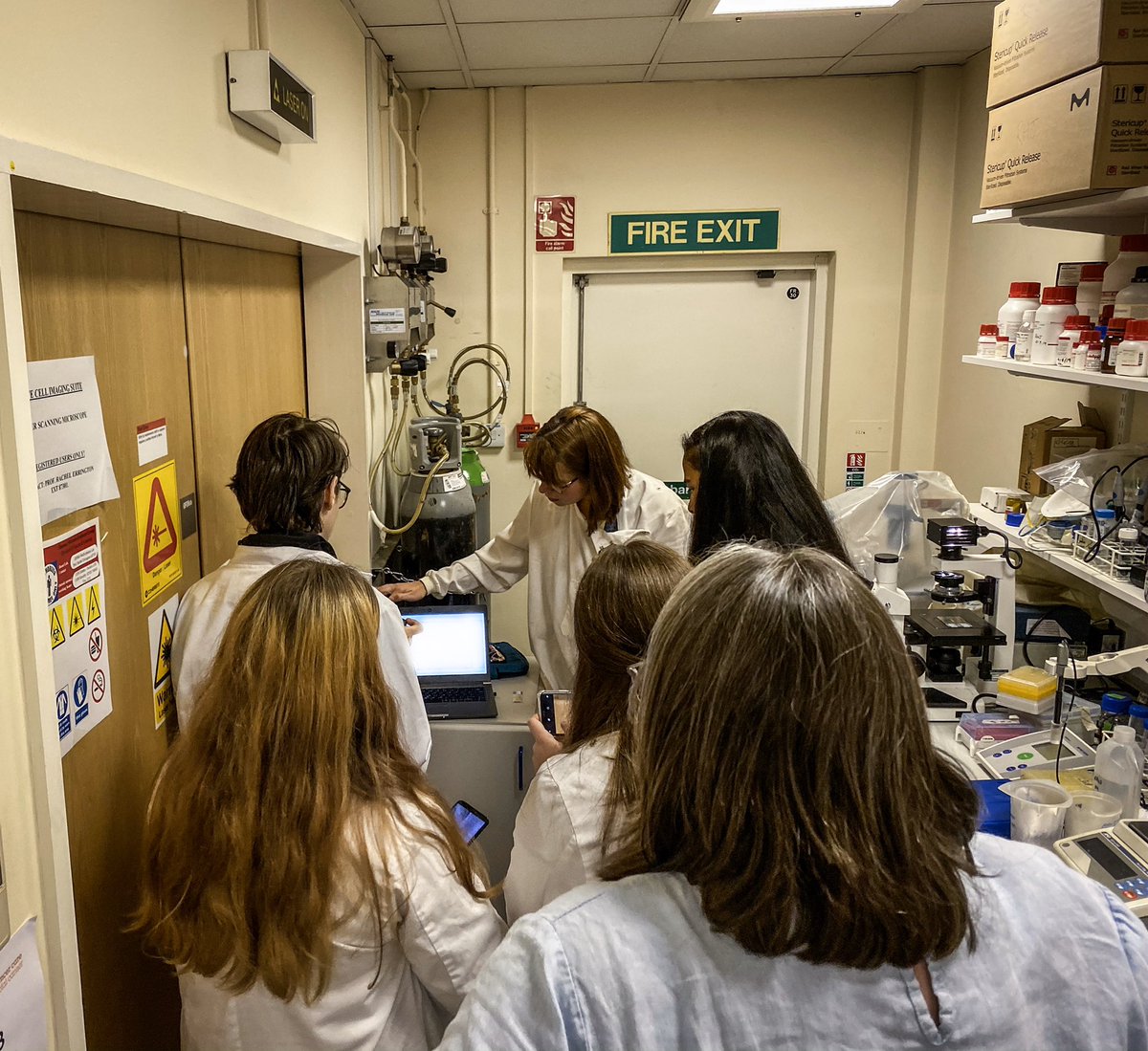 Almeida_de_Dr's tweet photo. Today was the kickstart of #sciencestitches public engagement project. We had 23 pupils from @YsgolCwmBrombil visiting and getting introduced to exciting science. Thanks everyone for your support today! @CUmedicengage https://t.co/UuHYvbDow3