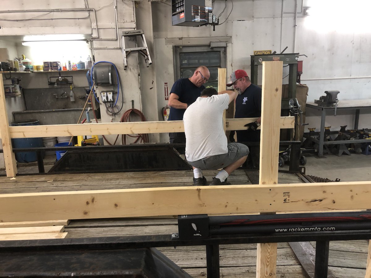 DJDacPHX's tweet photo. Another good day at the office, getting the trailer ready for @WilsonHillElem hay ride!!! #itsworthit #itsfinallyfall #hayrides @wcsdistrict @worthington_EA #wcsgrounds https://t.co/rn4OucltPG