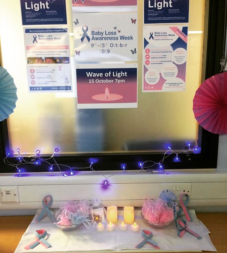 LouLee79's tweet photo. For all the shining stars!
Our Early Pregnancy Unit/Gynae Ward, remembering those little ones lost for the #BLAW2019 Wave of Light. @SouthendNHS #aepu https://t.co/jWGhPEbvym