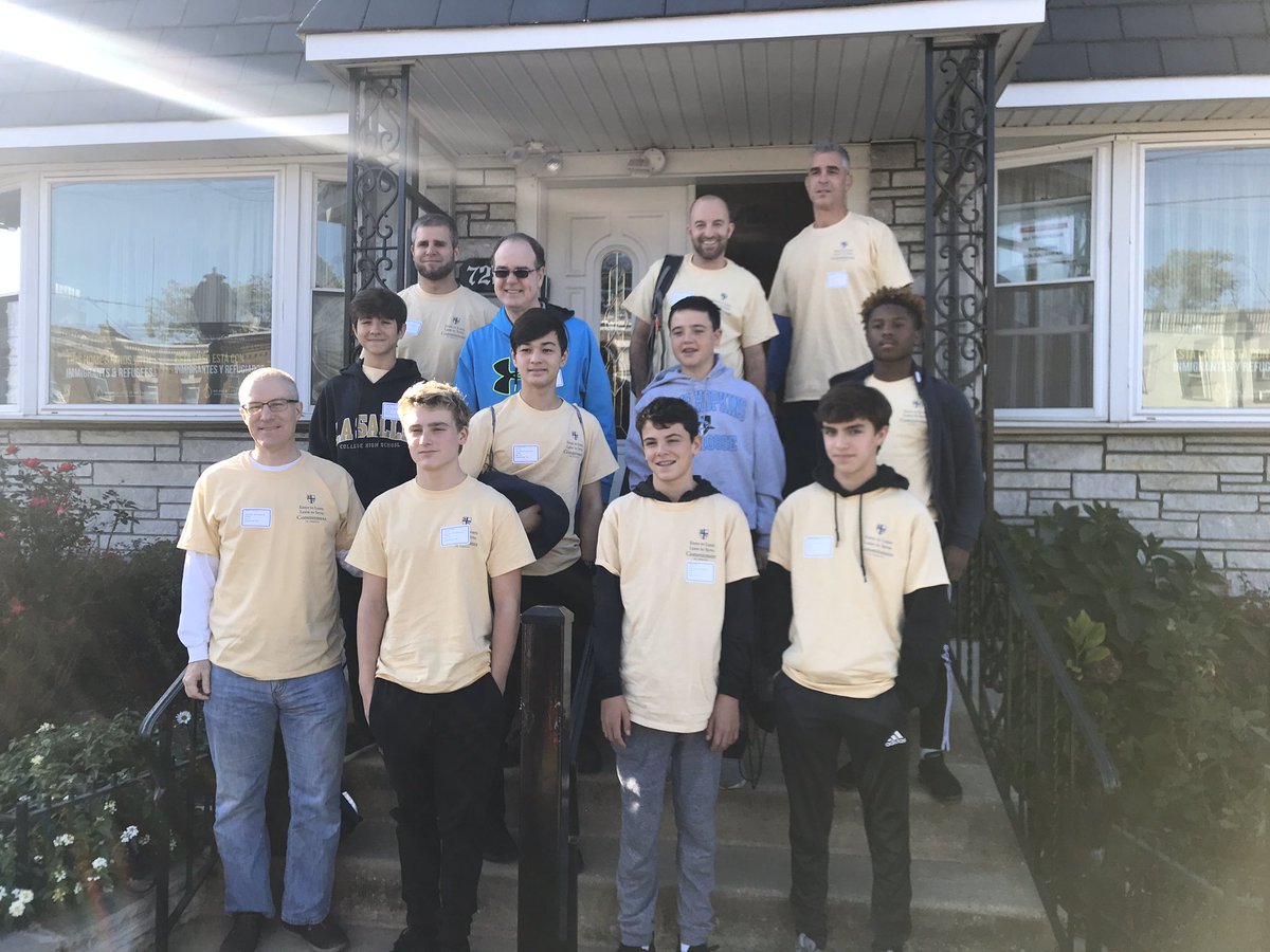 EWood_LSCHS's tweet photo. Beautiful (Founders) day of service on Allegheny Ave! Branch Out Day for these LSCHS Freshmen and their dads! @SSJWelcomeCntr @ssjphila @LSCHS_Mission https://t.co/YakdkIb87N