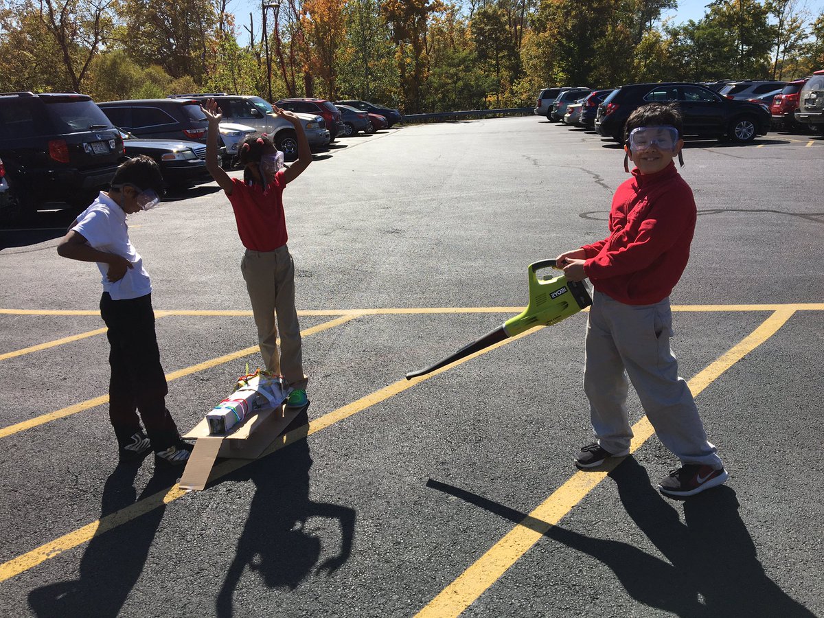 JenLJohnson3's tweet photo. These 5th Grade Gifted Ss designed and built a hurricane proof house that handled our category 5 winds test! #HurricaneDefenderChallenge #WeAreMtHealthy proud of our future innovators &amp; leaders!
@MtHealthySchool @HamiltonCoESC https://t.co/TzT52Hg5lp