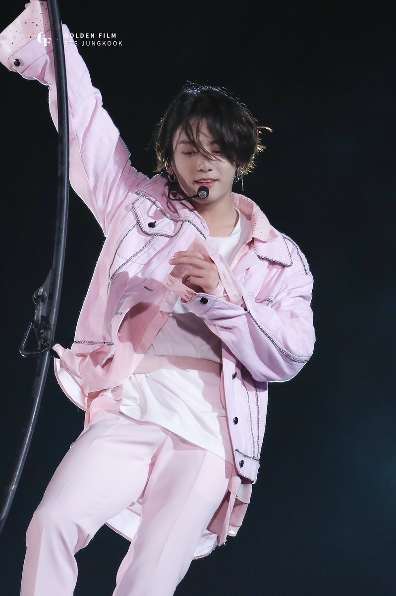goldenfilm_jk's tweet photo. 191011 SYS RIYADH 
so breathtaking 💜
#정국 #JUNGKOOK #방탄소년단 #BTS
@BTS_twt https://t.co/5VzsTVk8ER