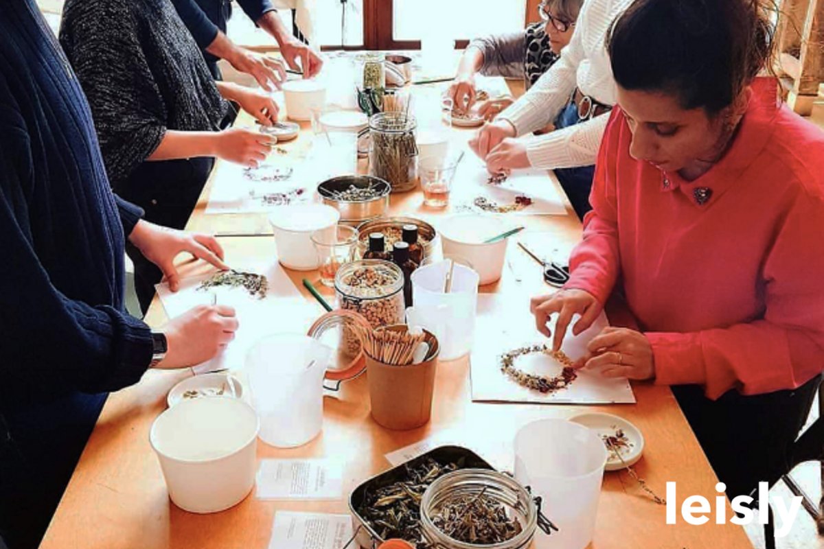 leisly_com's tweet photo. DECOUVREZ LES 5 MEILLEURS ATELIERS POUR CREER VOS COSMETIQUES A PARIS 💄

https://t.co/Tsa7P0SWt9
#diy #doityourself #Paris #atelier https://t.co/ps5DQMuLUq