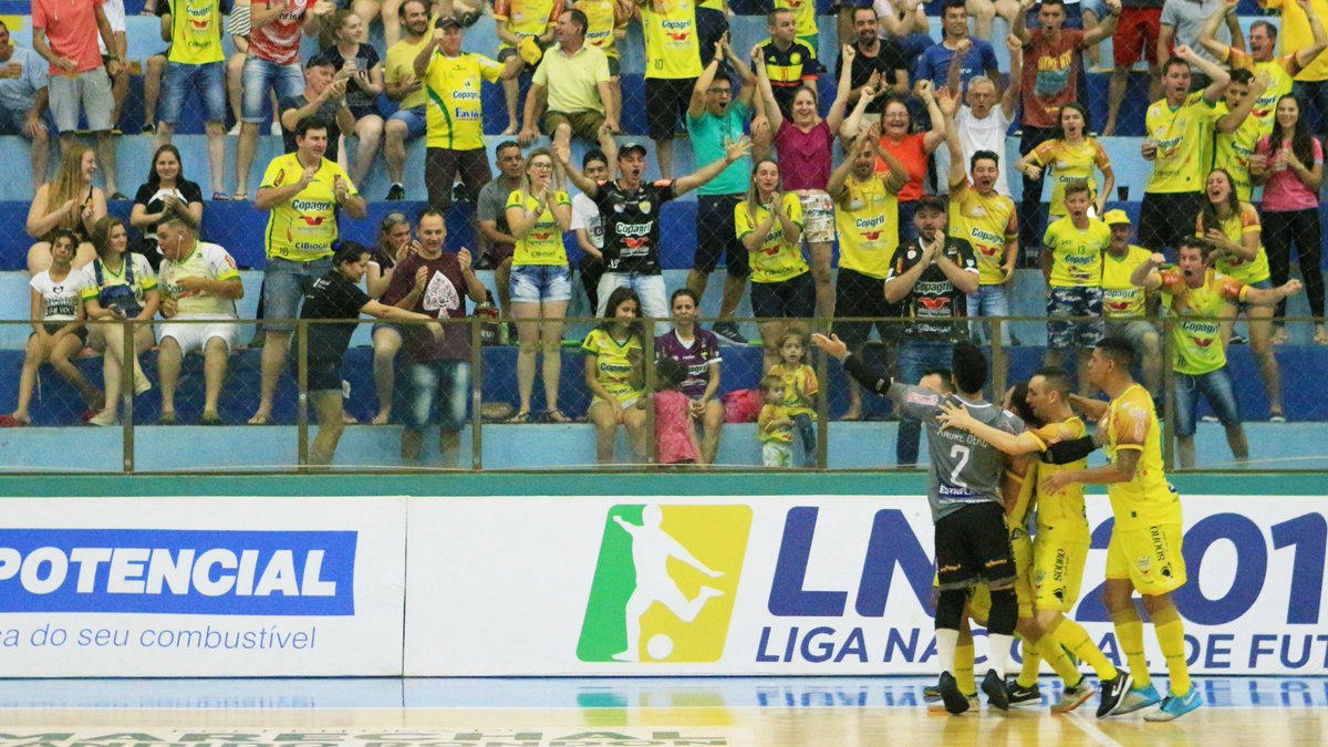 FutsalCopagril's tweet photo. Amanhã faremos nossa estreia na Liga Futsal Paraná! ⚽️
Contamos com seu apoio, assim como os garotos das equipes sub-15 e sub-17, que após a nossa partida, jogam pelo título da Copa Lance a Lance no Ney Braga! 😁🏆
Saiba mais em: https://t.co/hxLxYAJLdg https://t.co/myYmQlBVzh