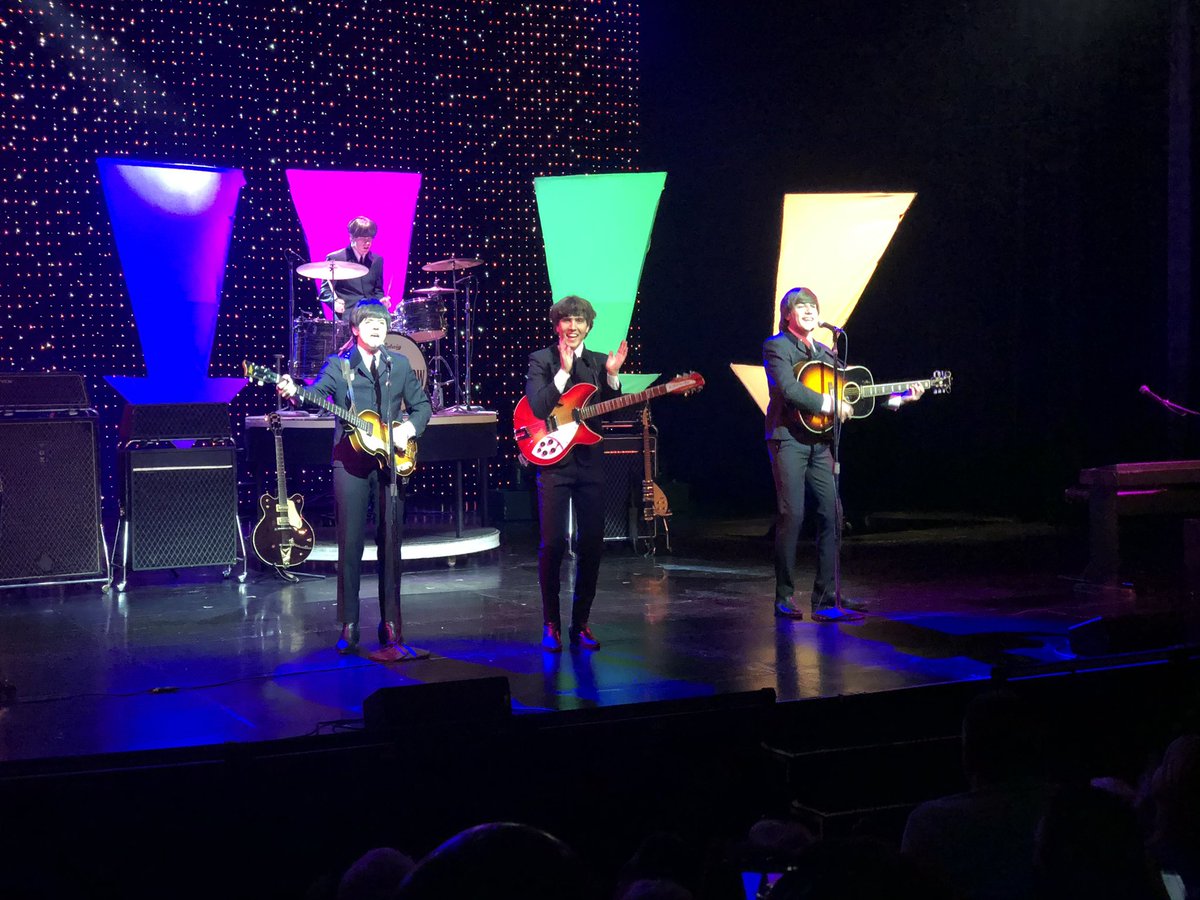 coach_falc's tweet image. Big last night in Vegas. Started with tribute show to the Beatles then dinner at Zuma followed by the late show of Absinthe. Heade home today. #greattrip #needsomerest