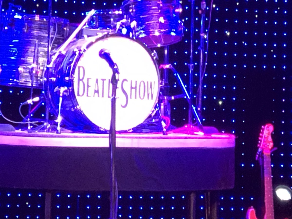 coach_falc's tweet image. Big last night in Vegas. Started with tribute show to the Beatles then dinner at Zuma followed by the late show of Absinthe. Heade home today. #greattrip #needsomerest
