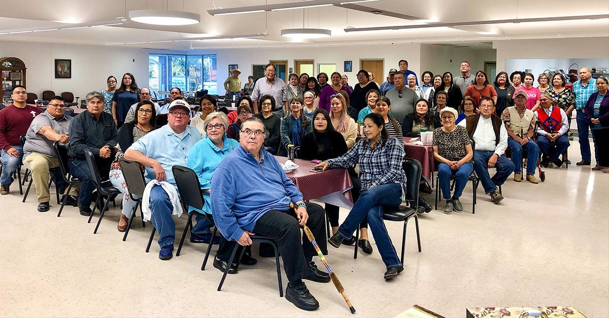 DutyShaw's tweet image. Pictured are members of the Grayhorse community of Osages. They are requesting a meeting with Martin Scorsese. This is the kind of story that makes my job worthwhile. #osagemurders #osagenation #osagenews

osagenews.org/en/article/201…