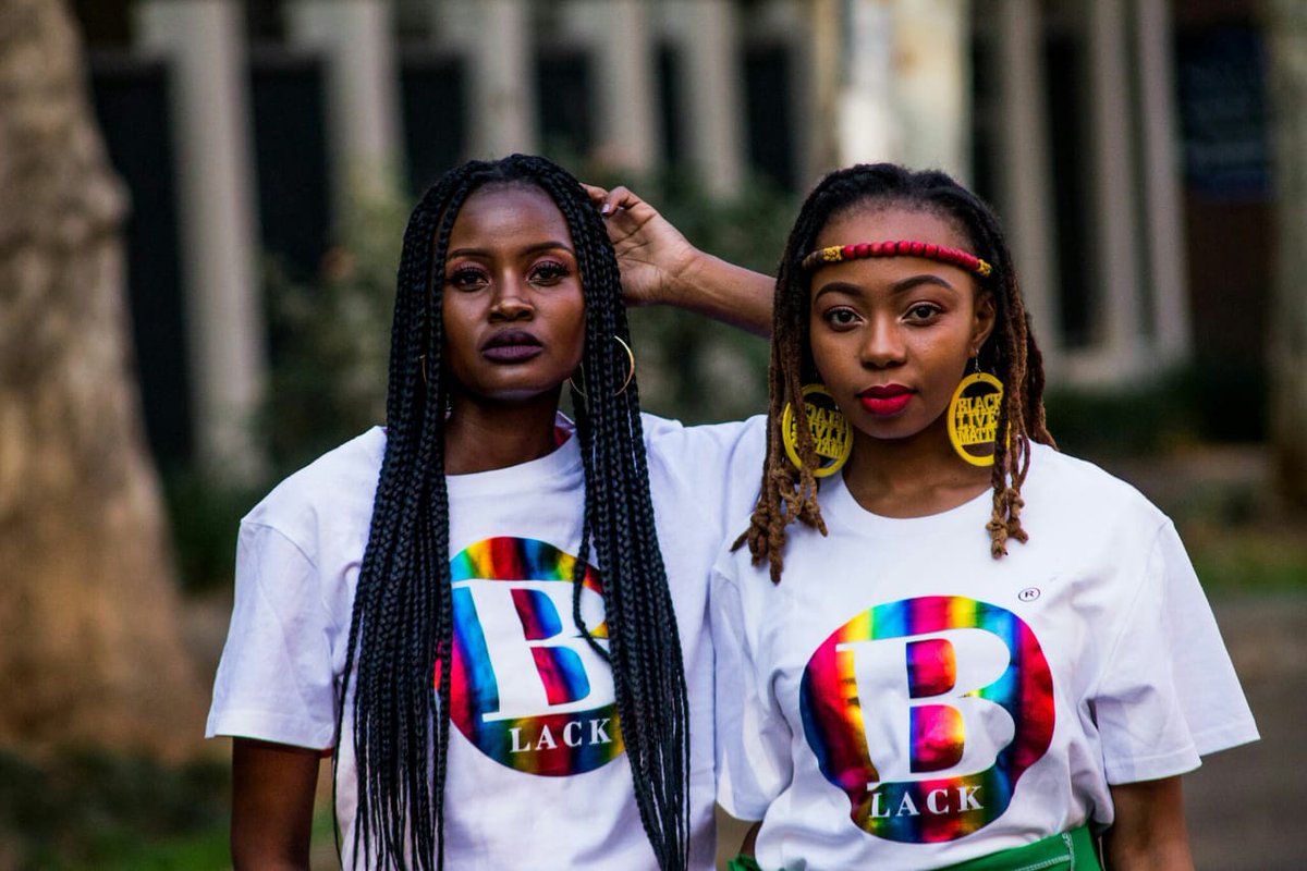 _BlackTheBrand's tweet image. Bucket  hats available  for R100

Shirt available for R180

We courier nationwide from as little as R50 

#Fergusons Kamo