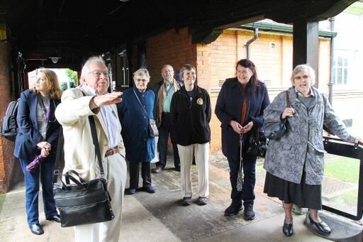 FriendsUniofRdg's tweet photo. @TheMERL @UniofReading @BAFM_UK And here are 4 things we've given grants towards- the Friendship Gate, the Cloisters, display case in the hall and the reading room table. Thanks to Joe Doak for photos of the tour. https://t.co/YpcFmi6JXE