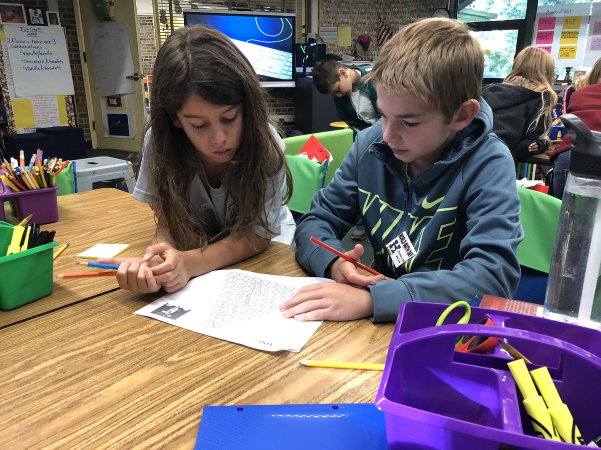 Mrs_Rago's tweet image. Happy World Math Day!!! @MsRickard4 @Mrs_Volpi #heathcotepride #pascalstriangle #figuremeout #buddies