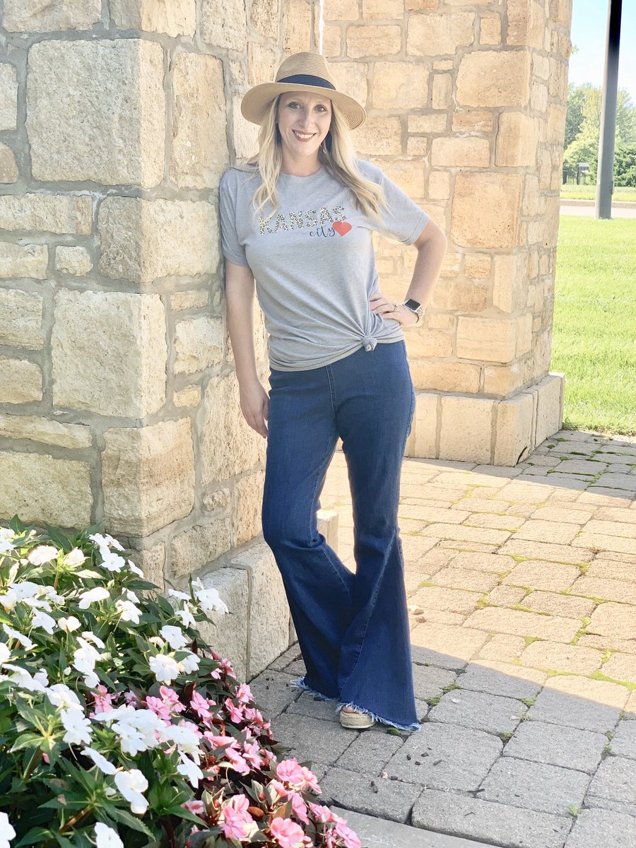 ChangingAce's tweet image. Be sure to follow @ChangingAce on Facebook and Instagram. We will be doing live videos with all our fall arrivals as they come in. #clothingboutique #boutiqueshopping #kcboutique #SmallBusiness