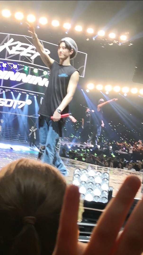pIldi95's tweet photo. 💖💖😭Even though this was the second time, my tears were running as I saw you 😭💖💖 Thank you!💖
#GOT7inBerlin
#GOT7_SPINNINGTOP
#IGOT7withGOT7
#GOT7 #갓세븐 #IGOT7 #아가새 
#MARKTUAN #마크 💖 #JAEBUM #JACKSON #JINYOUNG #YOUNGJAE #BAMBAM #YUGYEOM @GOT7Official @mtuan93 https://t.co/RCr94IQAUh