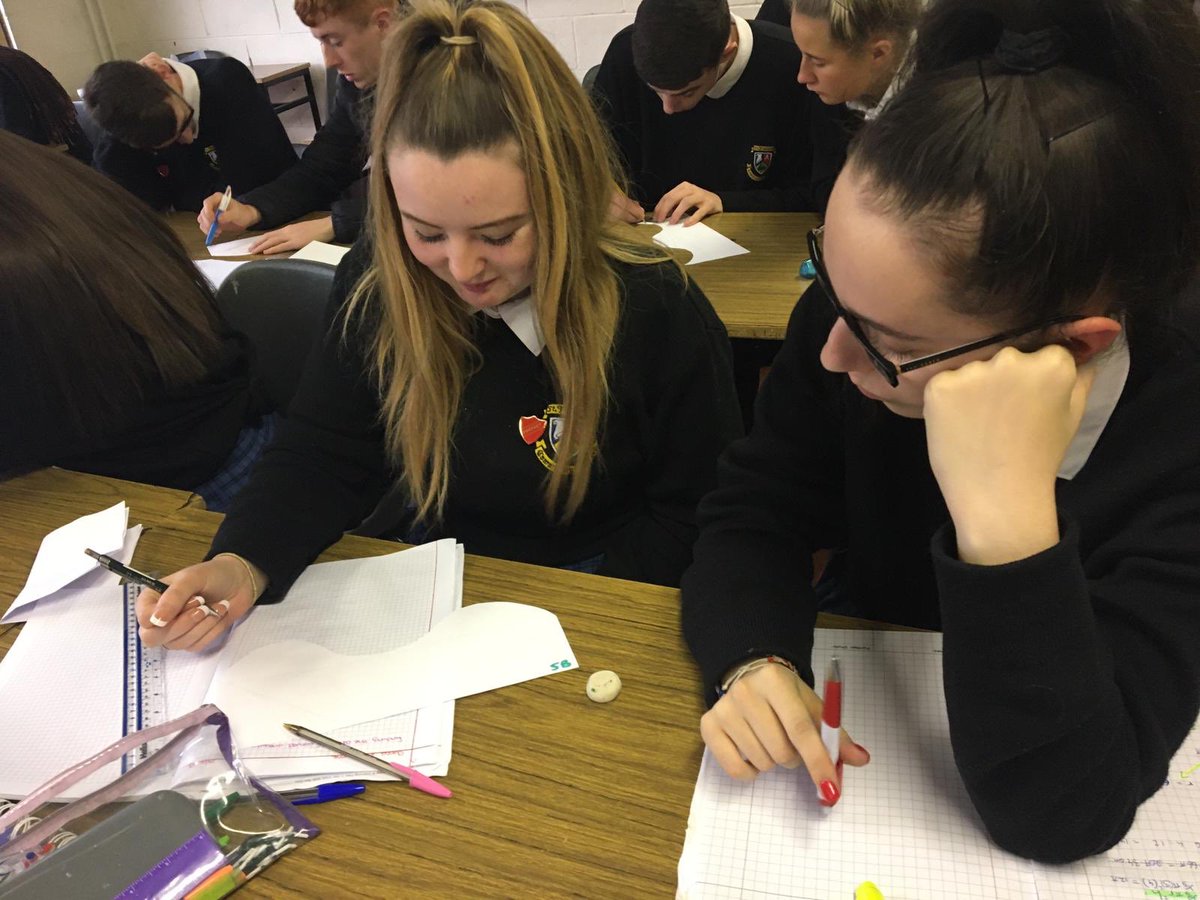 StFiniansCC's tweet photo. Ms. Farrell’s 6th year maths class engaged in active learning trying to figure out the area of an irregular curved shaped through various methods leading to the use of the trapezoidal rule. #projectmaths #mathsweek #maths4all ⁦@mathsweek⁩ ⁦@ProjectMaths_ie⁩ 🧮💯💫 https://t.co/ZusSFI2Zr1