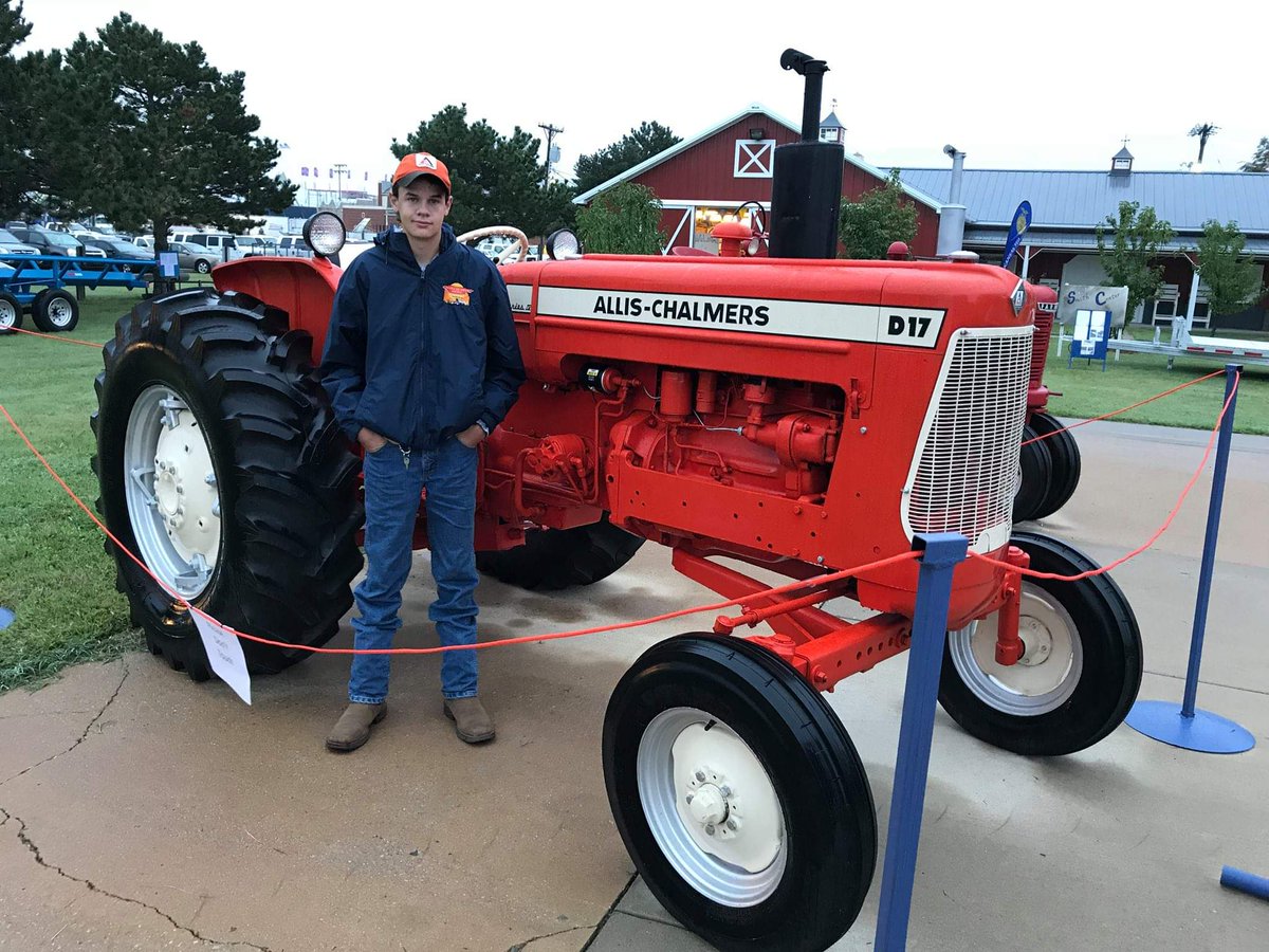 NaedaEquip's tweet photo. Hunter's passion for restoring tractors earned him awards and cemented his future career as an ag equipment technician. EDF is thrilled to be able to assist him in achieving his goals! #EDFatWork #WorkforceDevelopement #SkillsGap #Scholarship @KanEquip 
https://t.co/UeI4gj0nXe https://t.co/ayTlMLg4R5