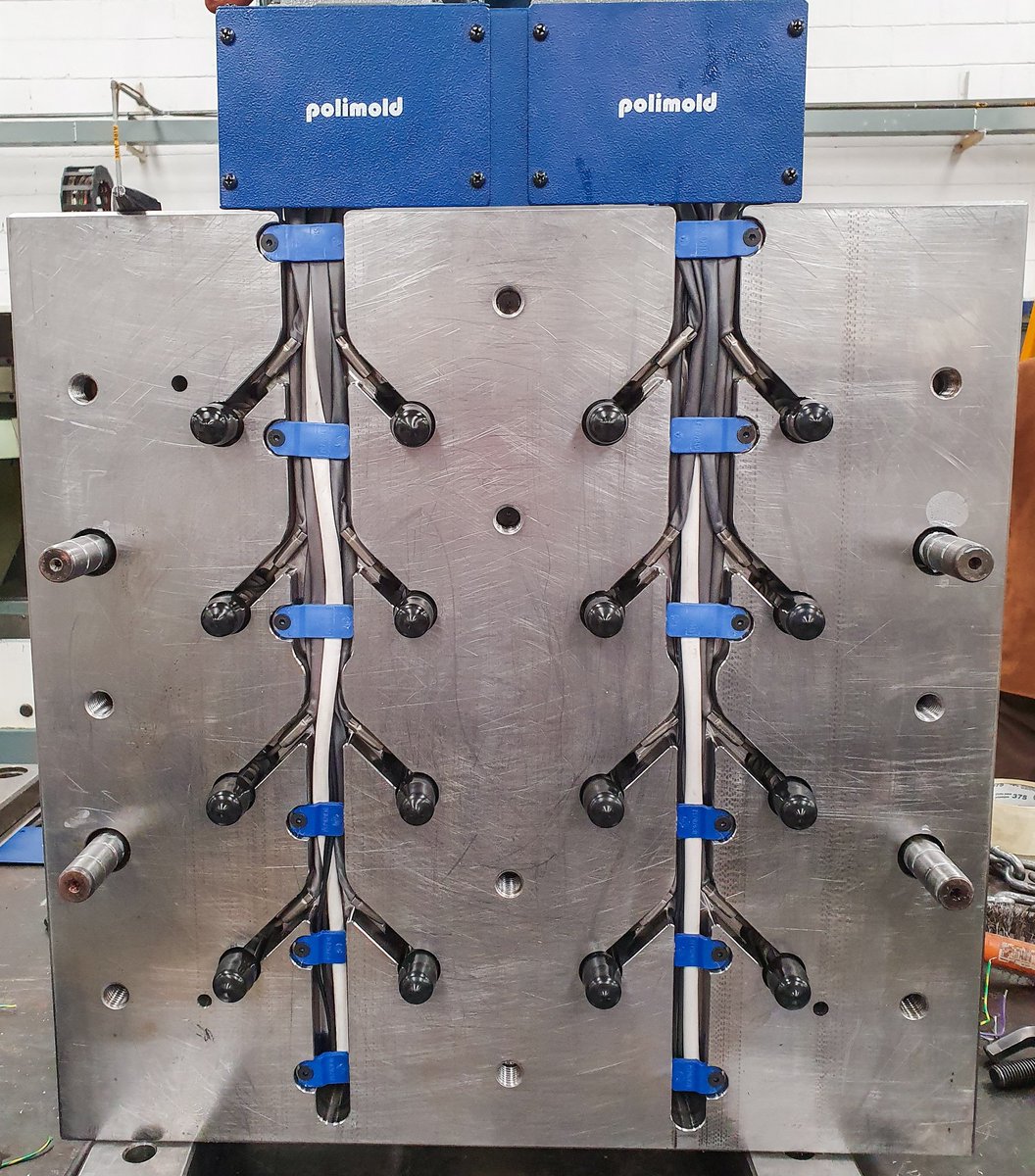 GPerplast's tweet photo. Colada caliente Polimold para molde de 16 cavidades / Hot runner system Polimold, for 16 cavity mold.
.
.
.
#moldmakers #cnc #plasticinjection #edm #gperplast #toolmaker #plasticinjectionmolds #surlyn #inyecciondeplastico #hotrunnersystem #polimold https://t.co/Un8pC76VBr