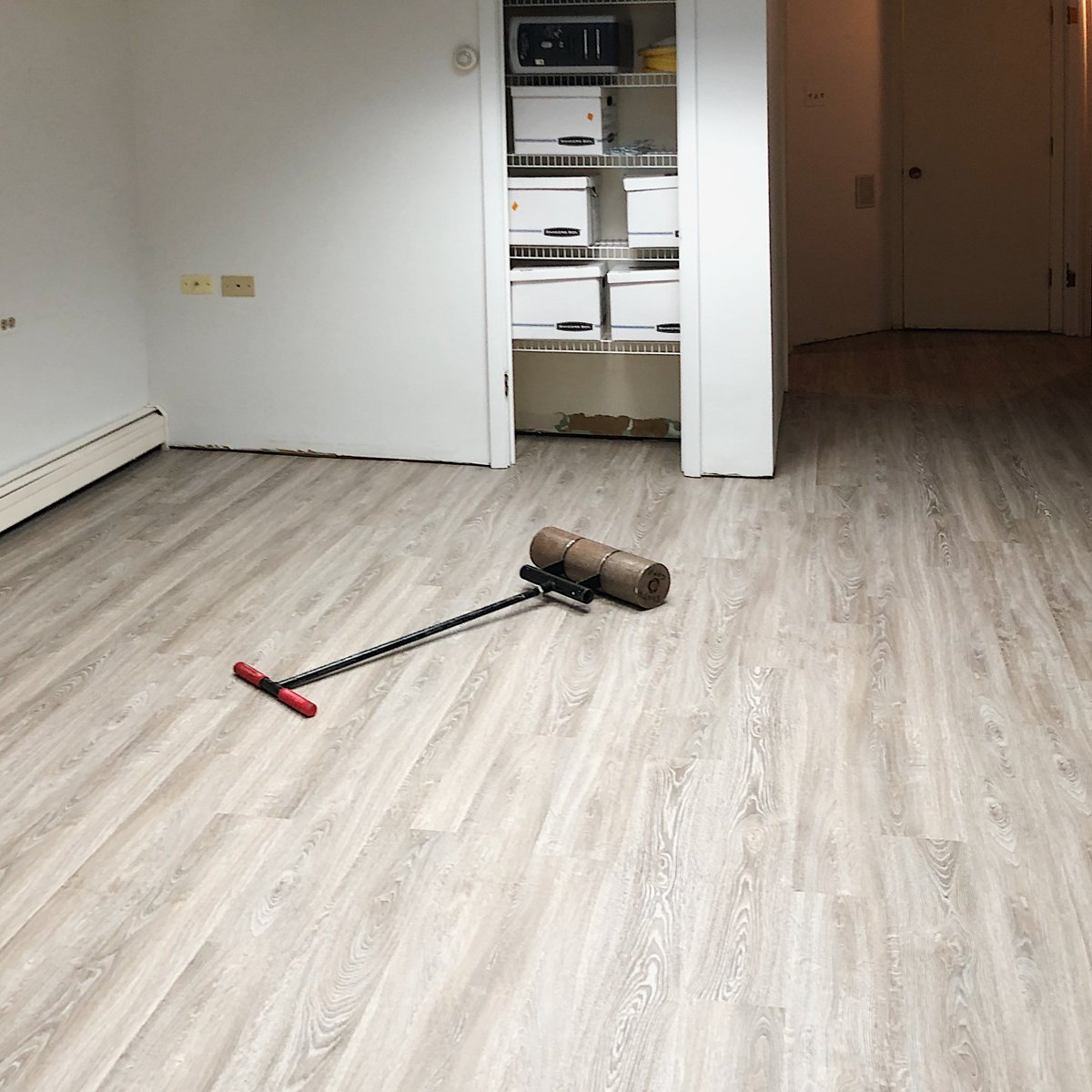 WeCarpetChicago's tweet photo. The finishing touches to our latest home renovation. #wecarpetchicago #flooring #interiordesign https://t.co/50WW6PFD8I