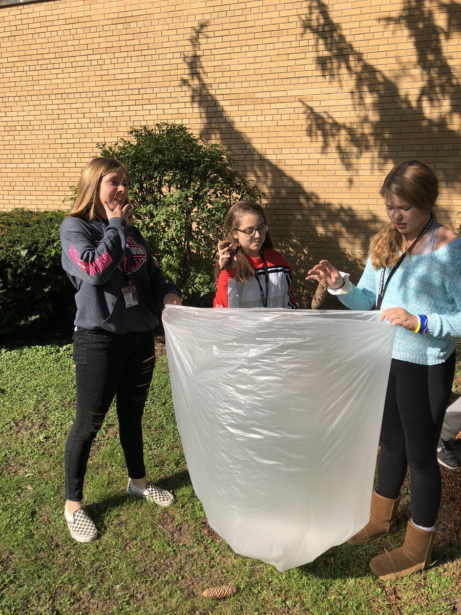 tchrfriend39's tweet photo. Getting ready for our Movie in The Courtyard on Thursday! @CJHSBlueStreaks #STUCO https://t.co/hfQBuhw8q3
