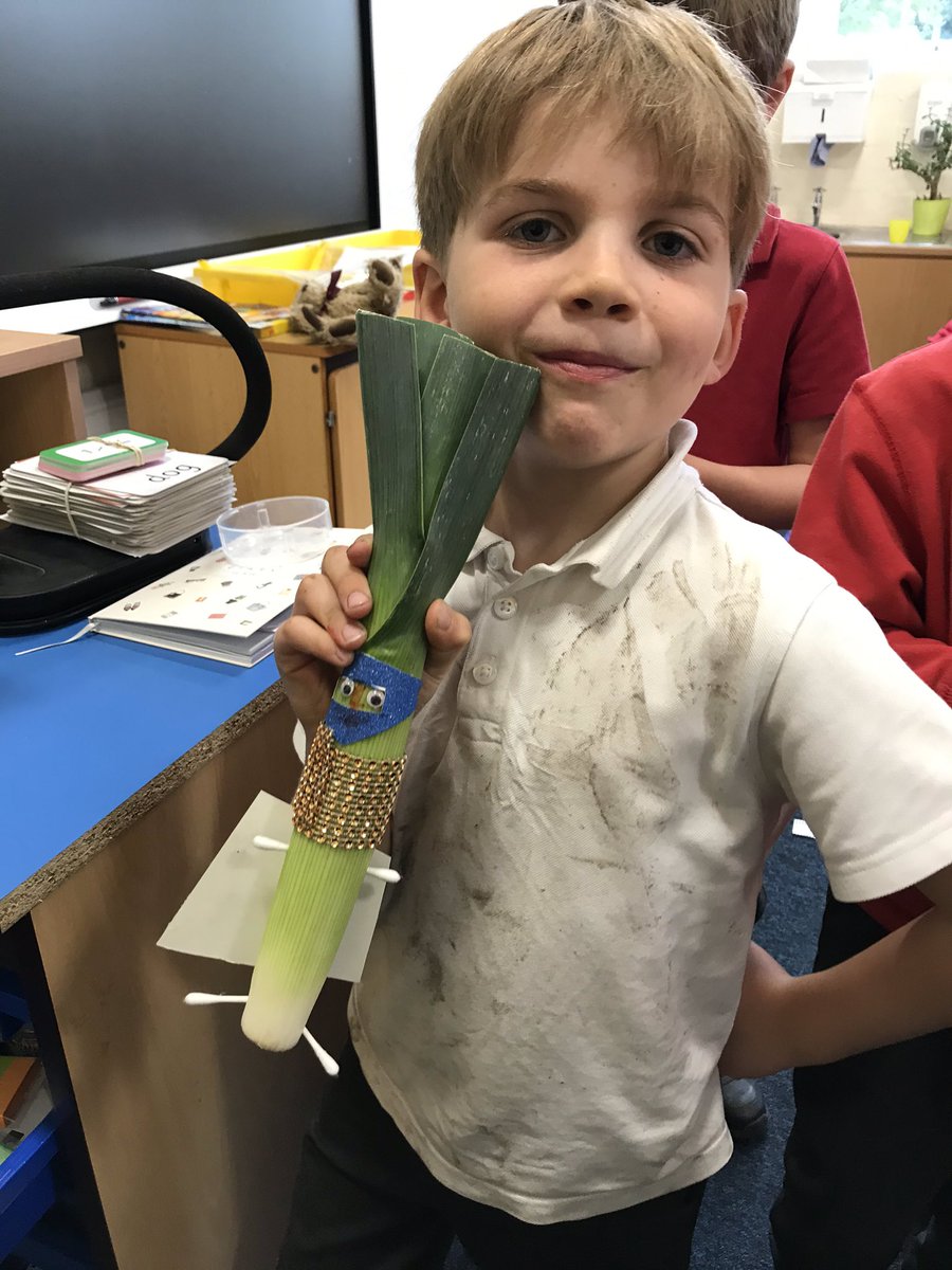 DringhousesPS's tweet photo. Here are some more of our fantastic vegetable creations. We really enjoyed designing our own superheroes and making them was even more fun! @Supertato_here what do you think? #DringEnglish #DringDT https://t.co/rkdsls23HI