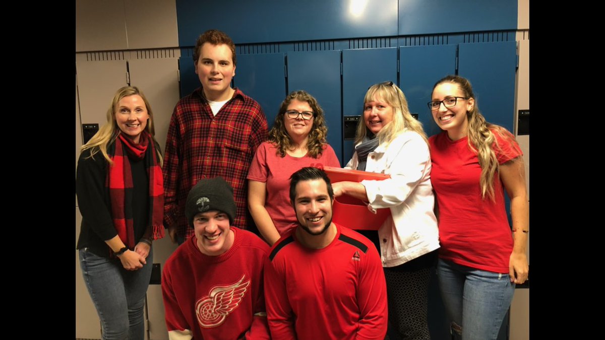Staff & students at #CICEOrillia @georgiancollege wearing ❤️ for #markitread #dyslexiaawareness #gored @scanningpens @CanadaDyslexia #markitred